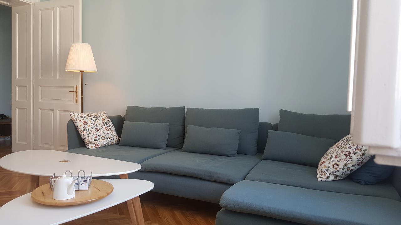 Room Next To Porto Montenegro Tivat Luaran gambar